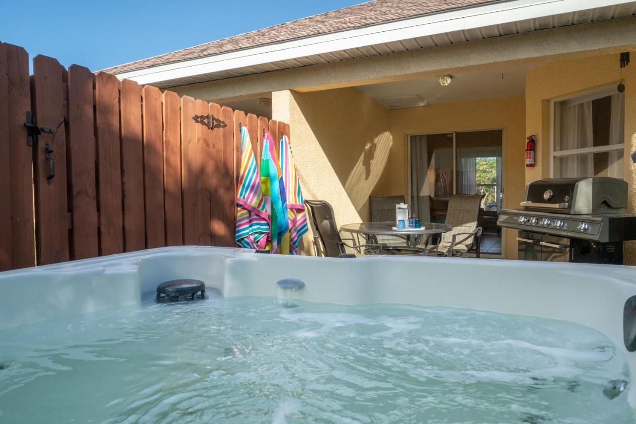 Sunset Serenity - 3Br Beach Townhome With Outdoor Patio - New Hot Tub, Steps To Ocean Fun! 멜버른 외부 사진